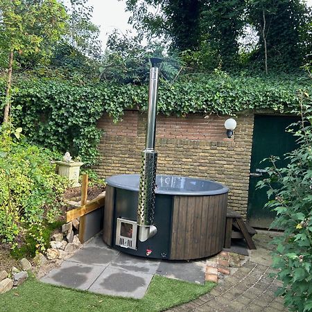 Bosboerderij De Goudsberg Met Hottub In Tuin Vila Lunteren Exterior foto
